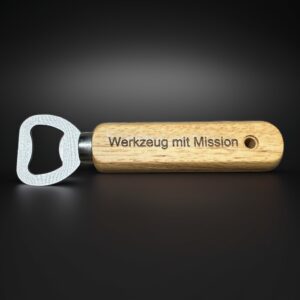 Personalisierter Bieröffner mit Holzgriff und Gravur